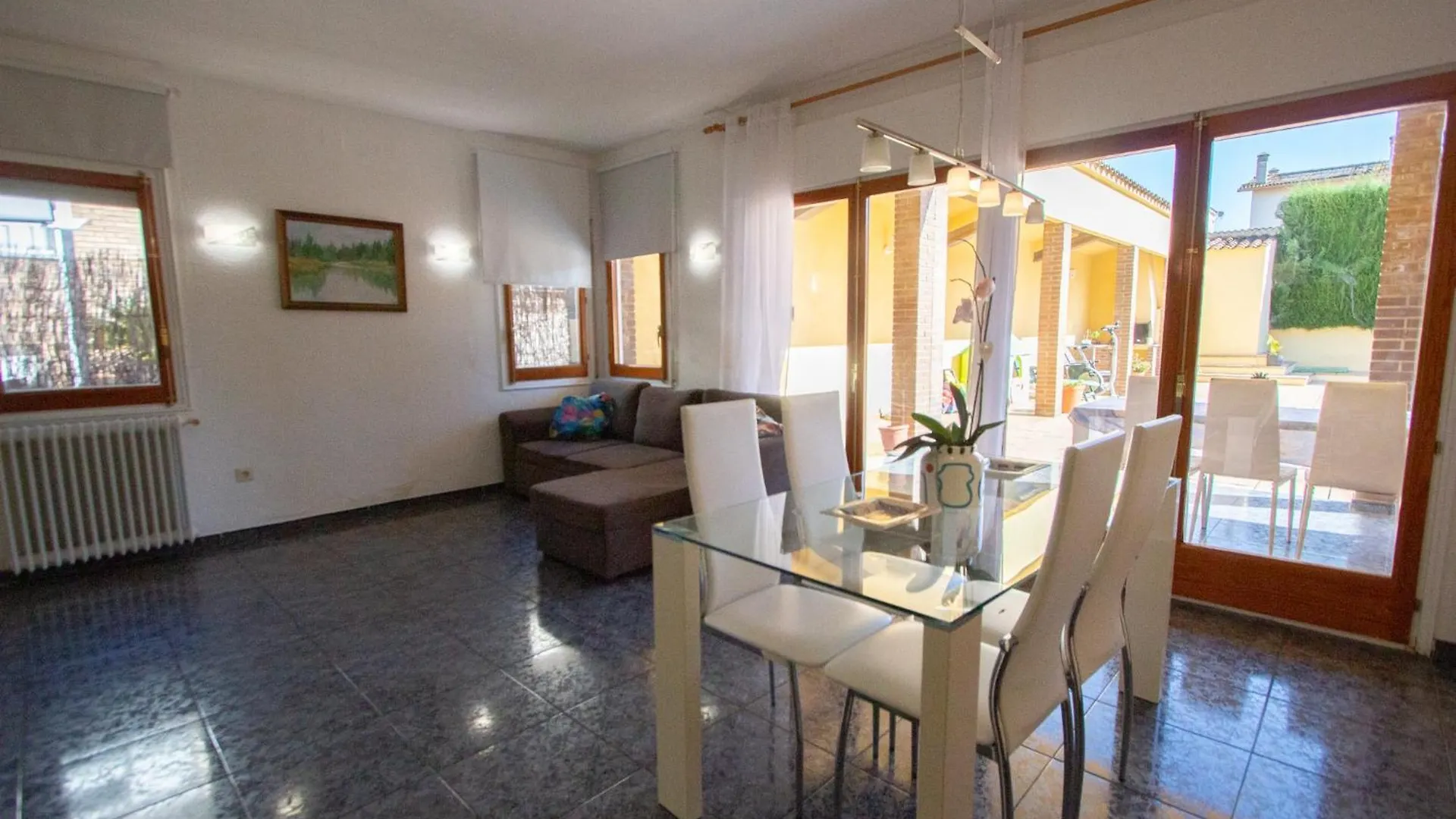 Catalunya Casas Off The Beaten Path Oasis Near Lake! Usall Spain
