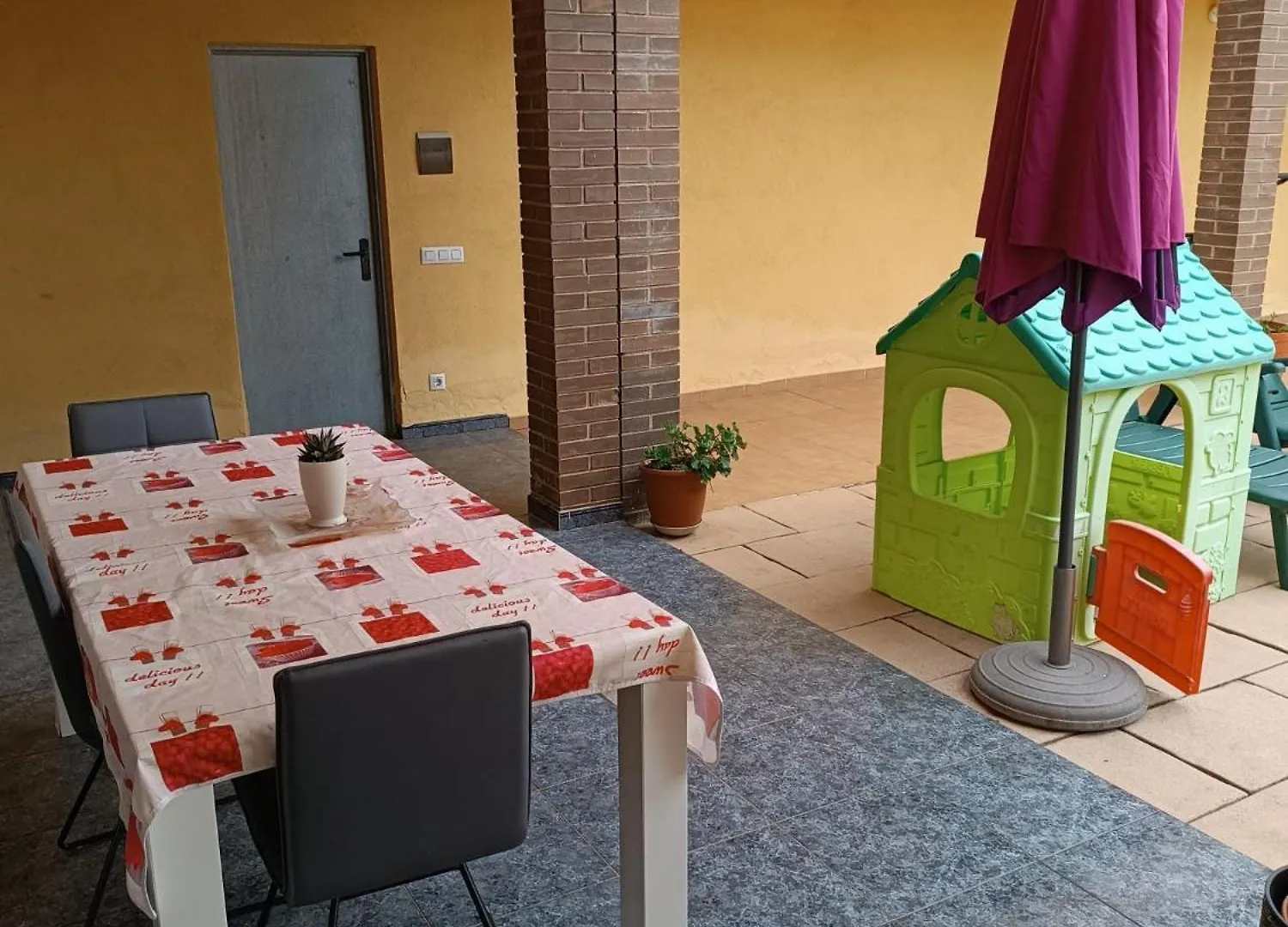 Catalunya Casas Off The Beaten Path Oasis Near Lake! Usall
